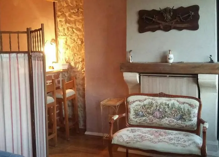 Charming Old Style Апартаменты